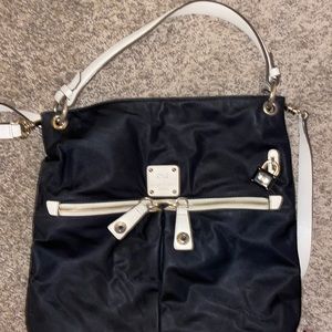 Ladies Henri Bendel crossbody, shoulder bag, nice condition, smoke free home.